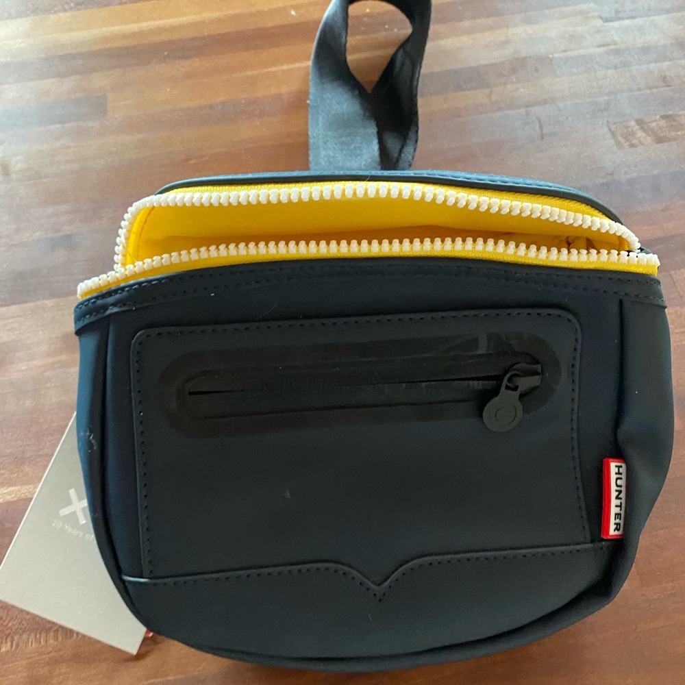 Hunter for Target belt bag/Fanny pack navy blue, zipper close, water resistant